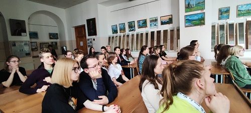 Выставка картин, посвященная 78-й годовщине Великой Победы.
