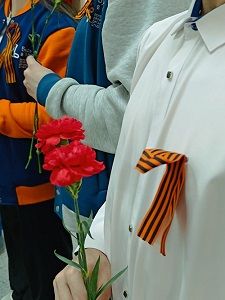 Торжественное возложение цветов